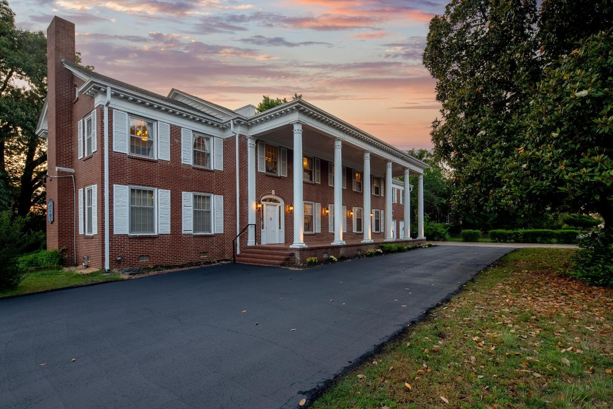 Beland Mansion-Blue Jay Suite! Fort Smith Bagian luar foto